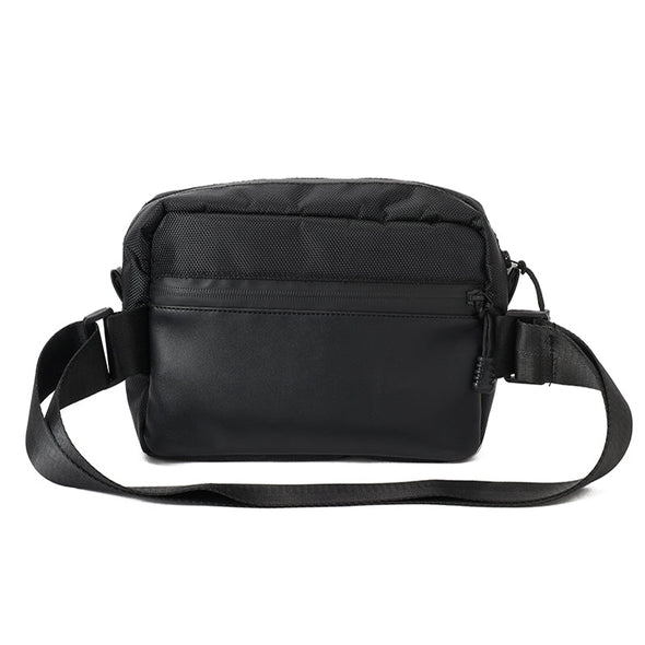 WATERPROOF FANNY PACK - BLACK